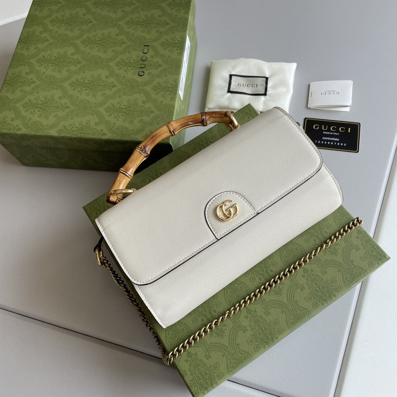 Gucci Handbags 922